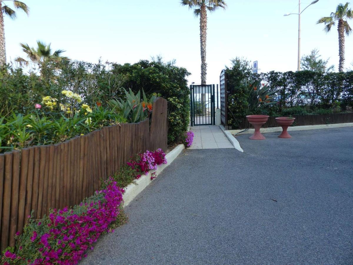 Studio Cosy Avec Tv Et Cuisine Equipee, Bord De Mer Le Lavandou - Fr-1-308-34 المظهر الخارجي الصورة